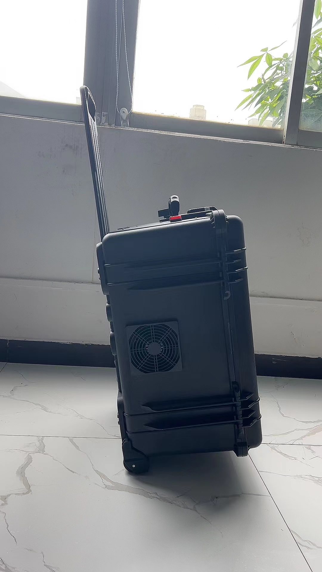 石楼手拉箱型移动通信干扰器